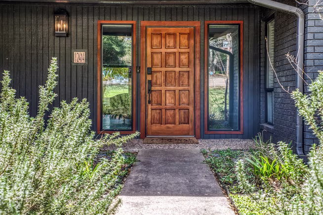Photo 4 of 2414 E Rosedale, Brenham, TX