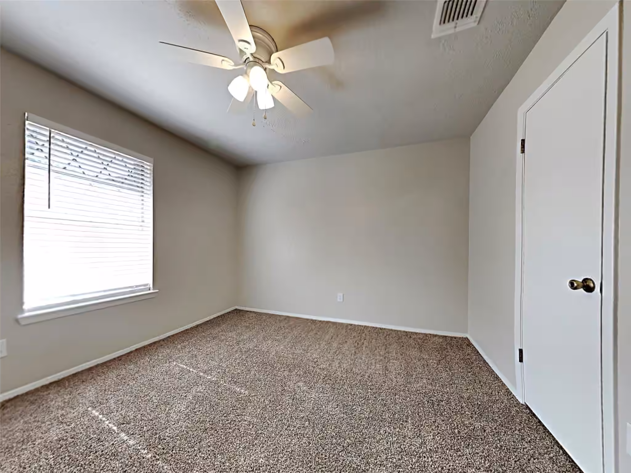 Photo 6 of 14919 Wainsfield Lane, Channelview, TX
