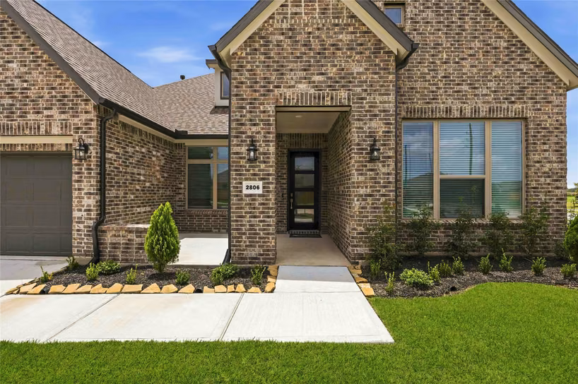 Photo 4 of 2806 Ametrine Drive, Rosharon, TX