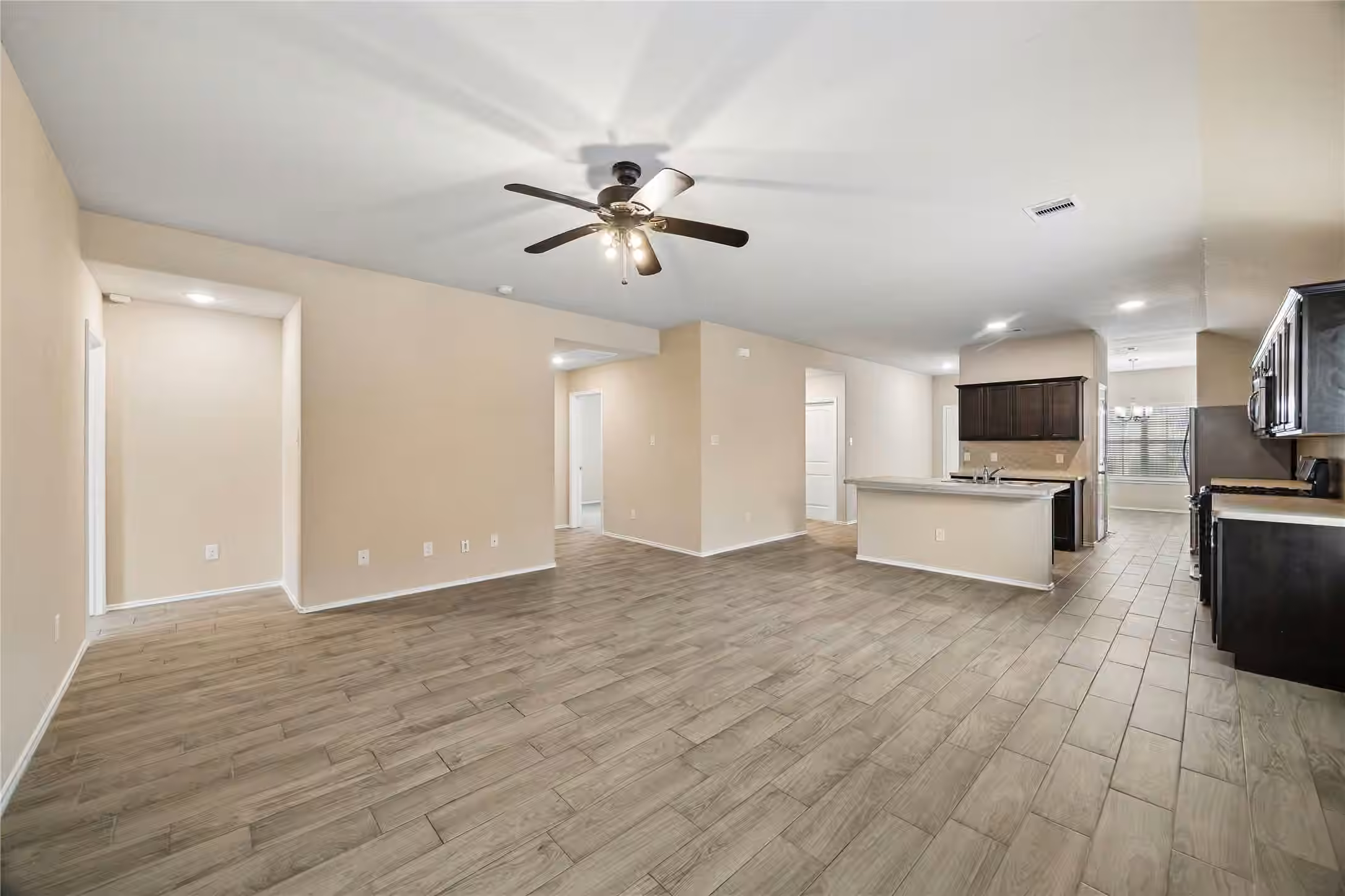 Photo 4 of 16522 Silla Ridge Court, Houston, TX