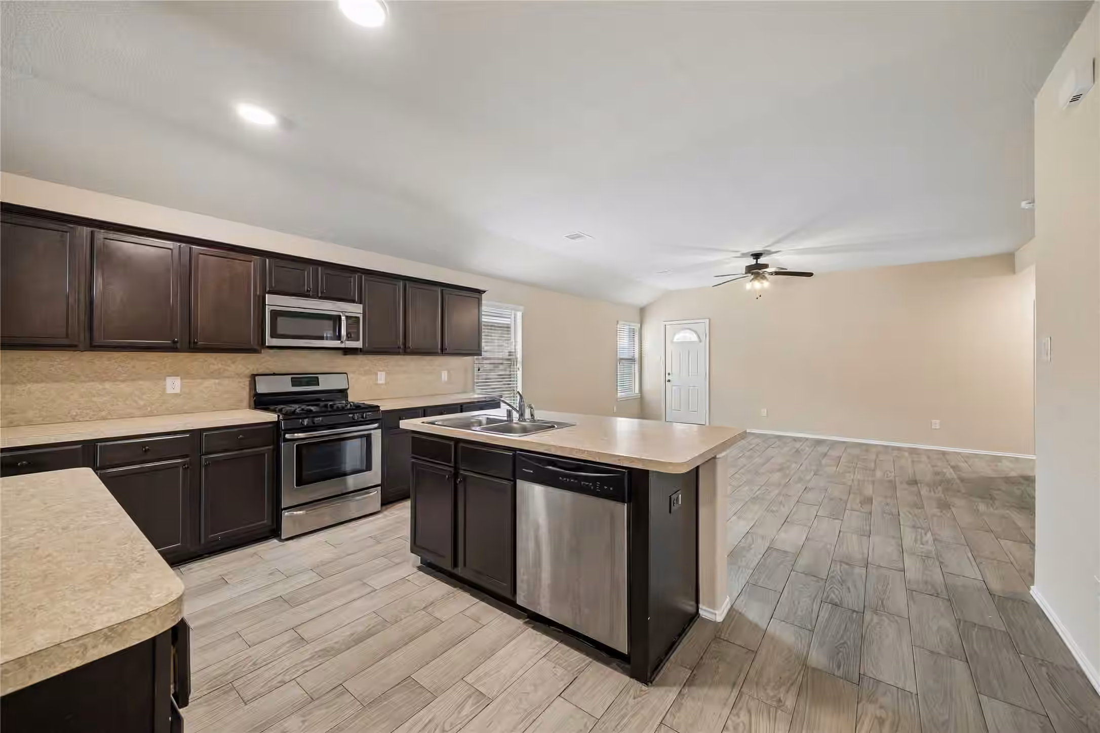Photo 5 of 16522 Silla Ridge Court, Houston, TX