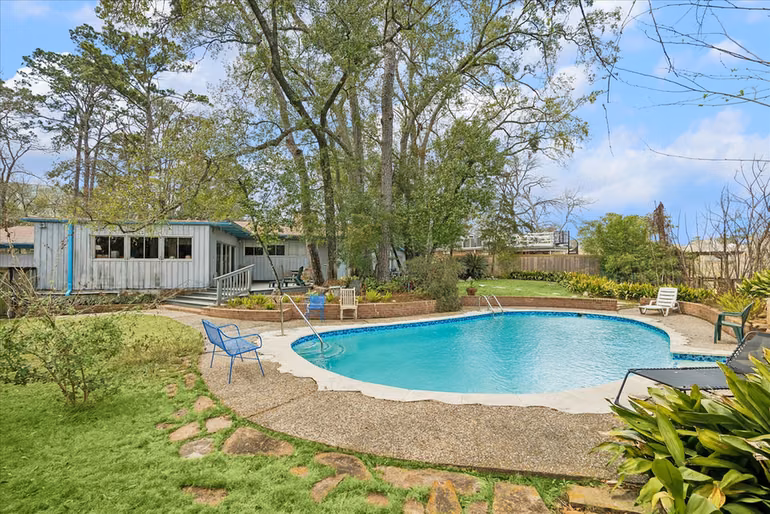 Photo 3 of 202 Pine Hollow Lane, Houston, TX