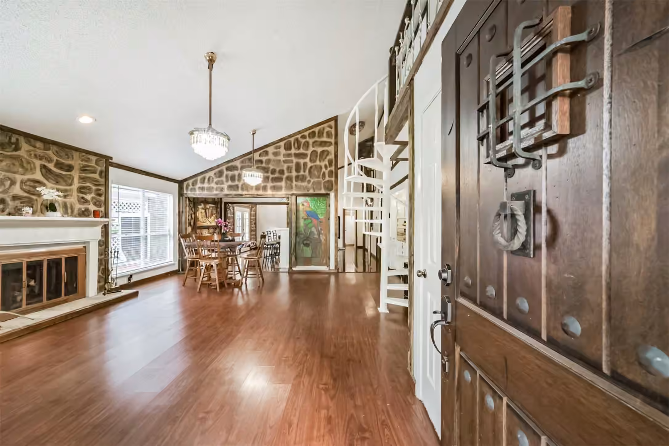 Photo 3 of 2814 Waypark Drive, Houston, TX