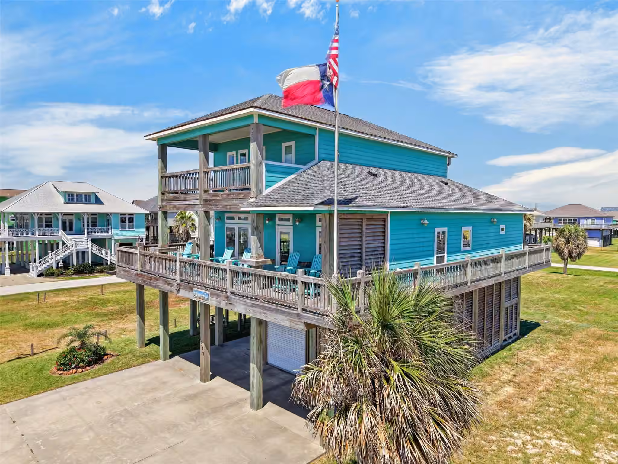 Photo 2 of 1335 Emerald Drive, Crystal Beach, TX
