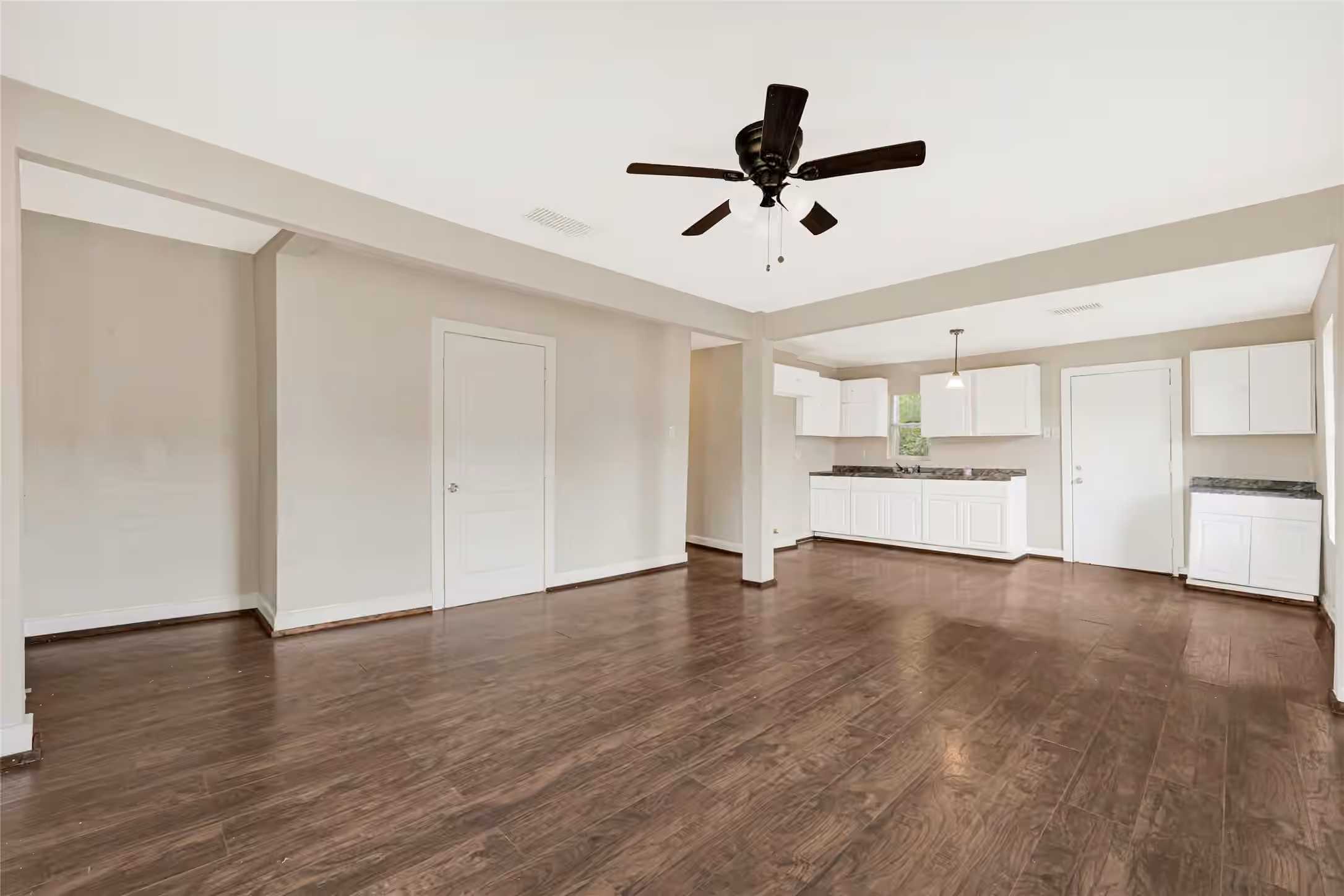 Photo 5 of 7526 Bywood Street, Houston, TX