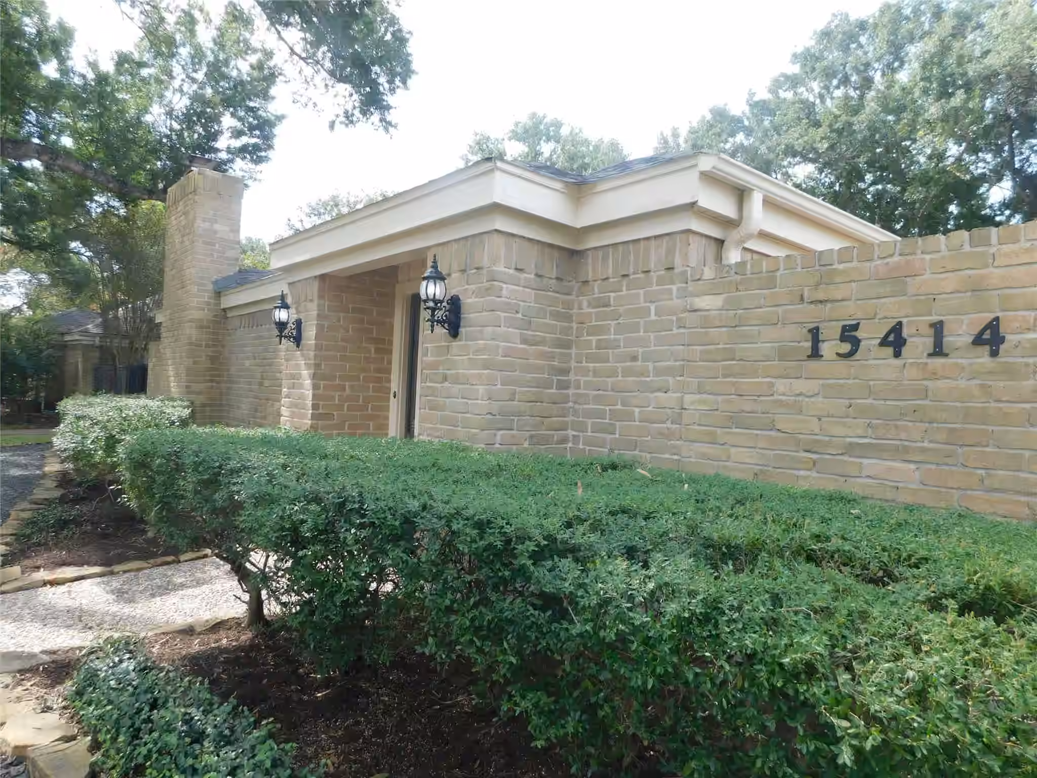 Photo 2 of 15414 Pleasant Valley Road, Houston, TX
