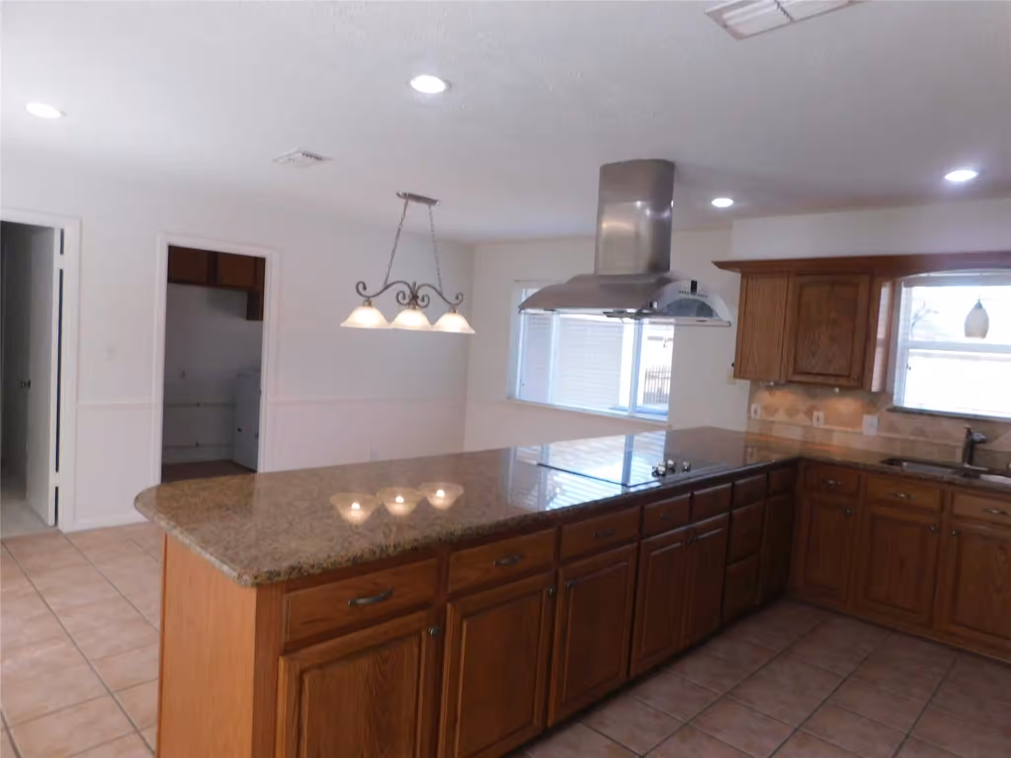 Photo 6 of 15414 Pleasant Valley Road, Houston, TX