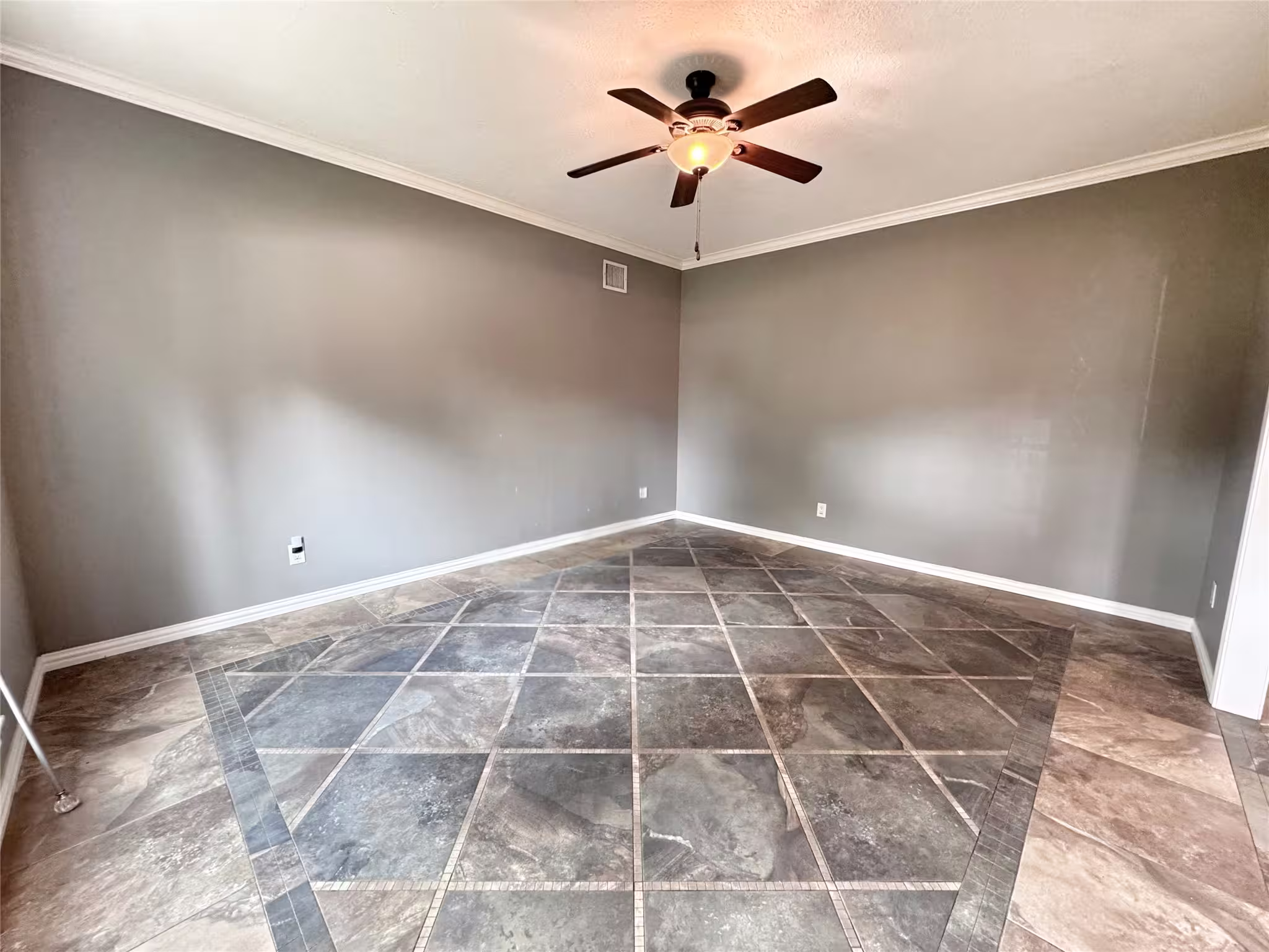 Photo 5 of 3203 Emerald Grove Drive, Houston, TX
