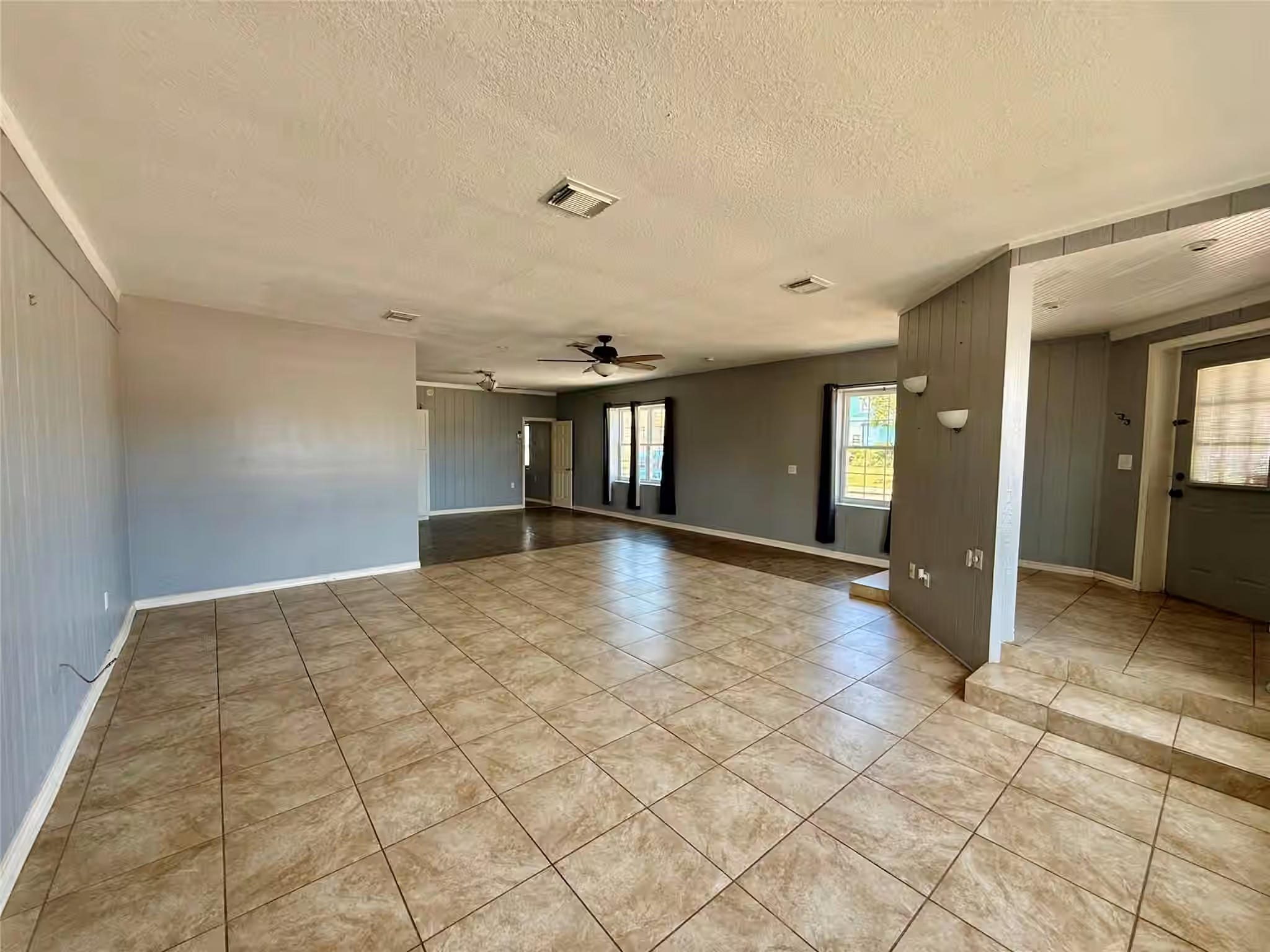 Photo 6 of 231 W Broad Street, Freeport, TX