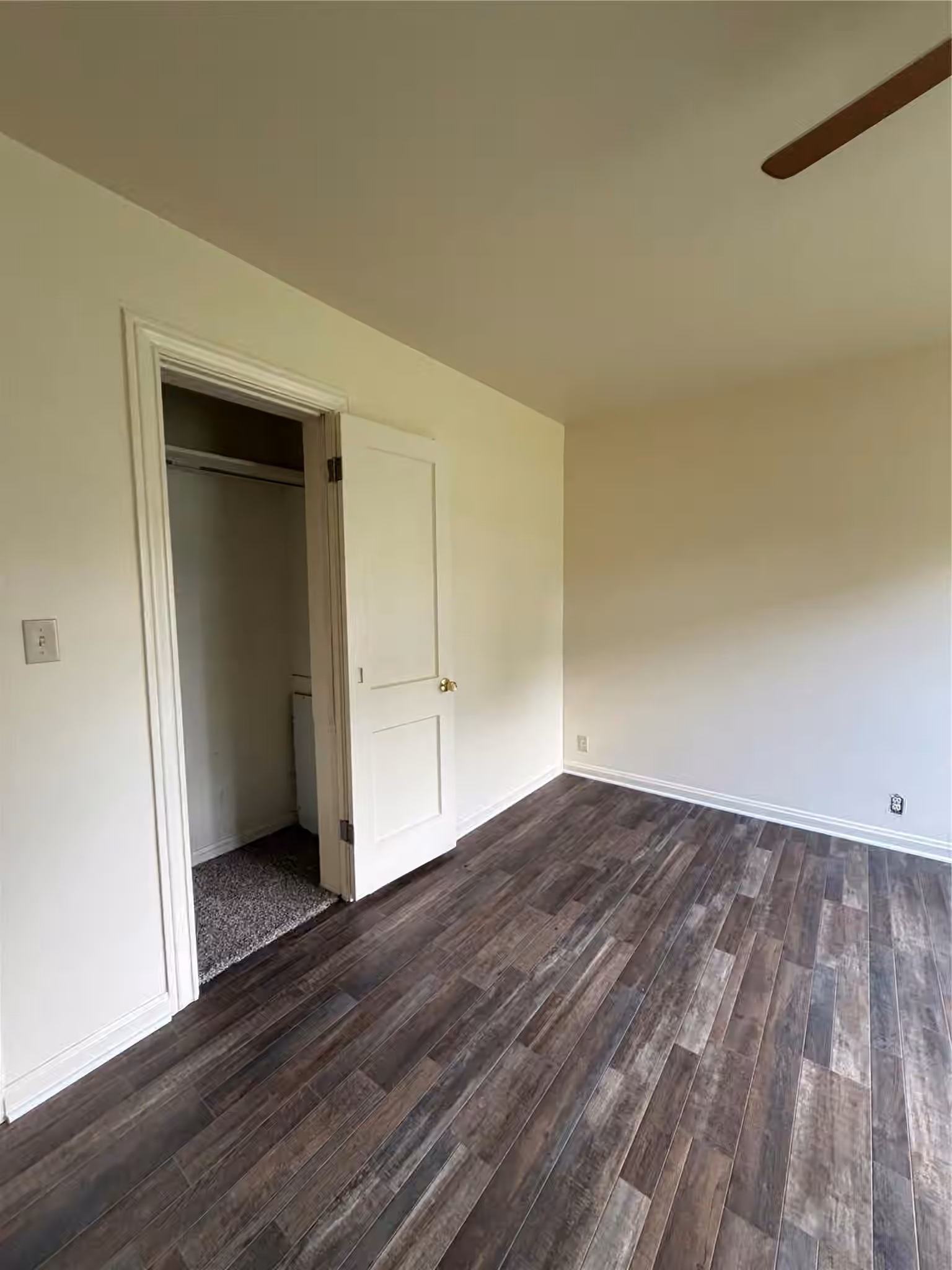 Photo 6 of 1002 W Willis Street, Alvin, TX