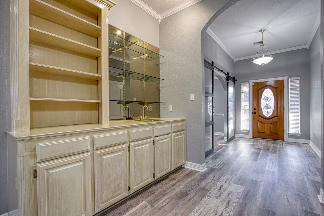 Photo 6 of 9 N Cay Court, Angleton, TX