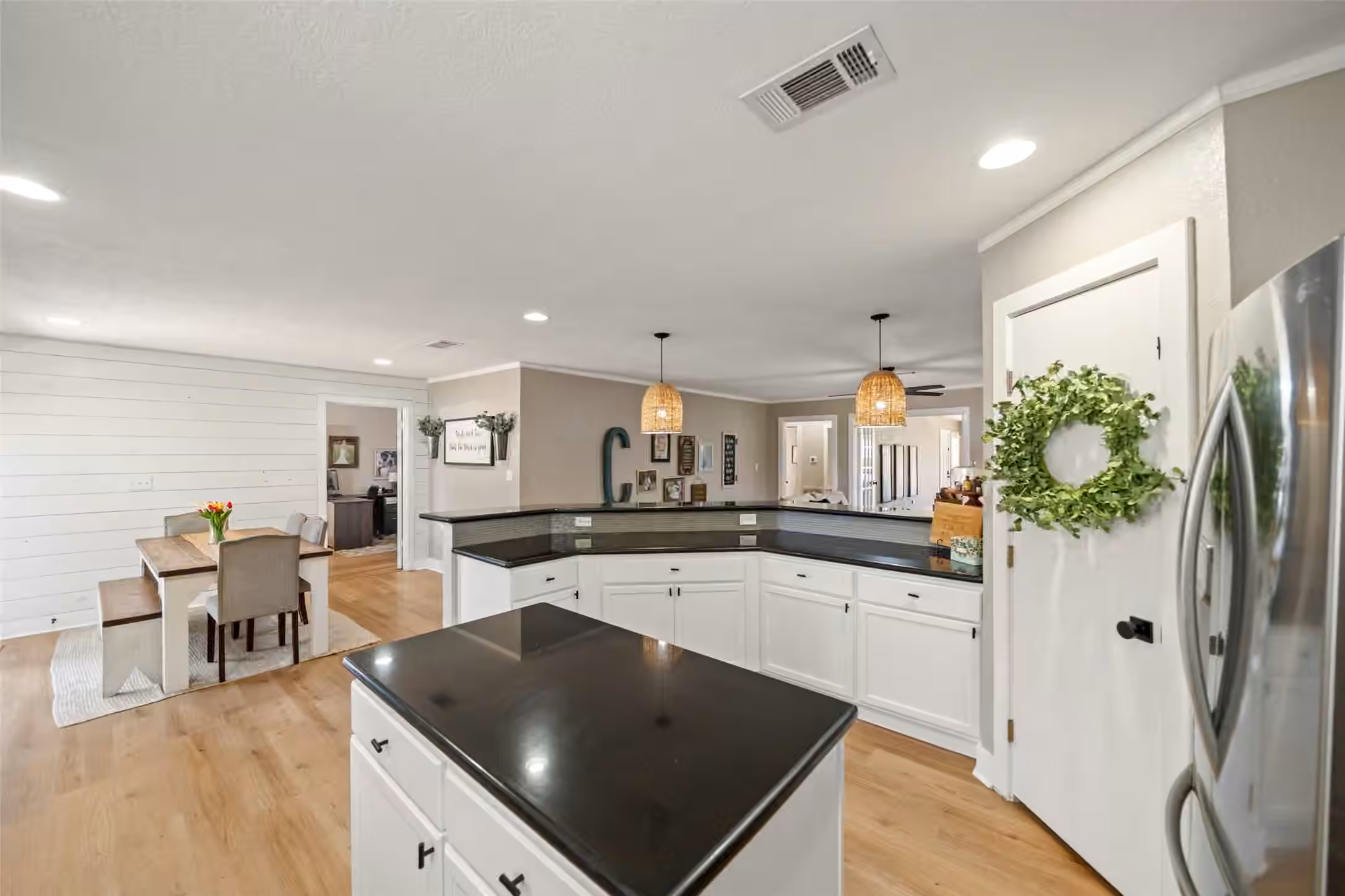 Photo 6 of 234 E Obryant Street, Bellville, TX