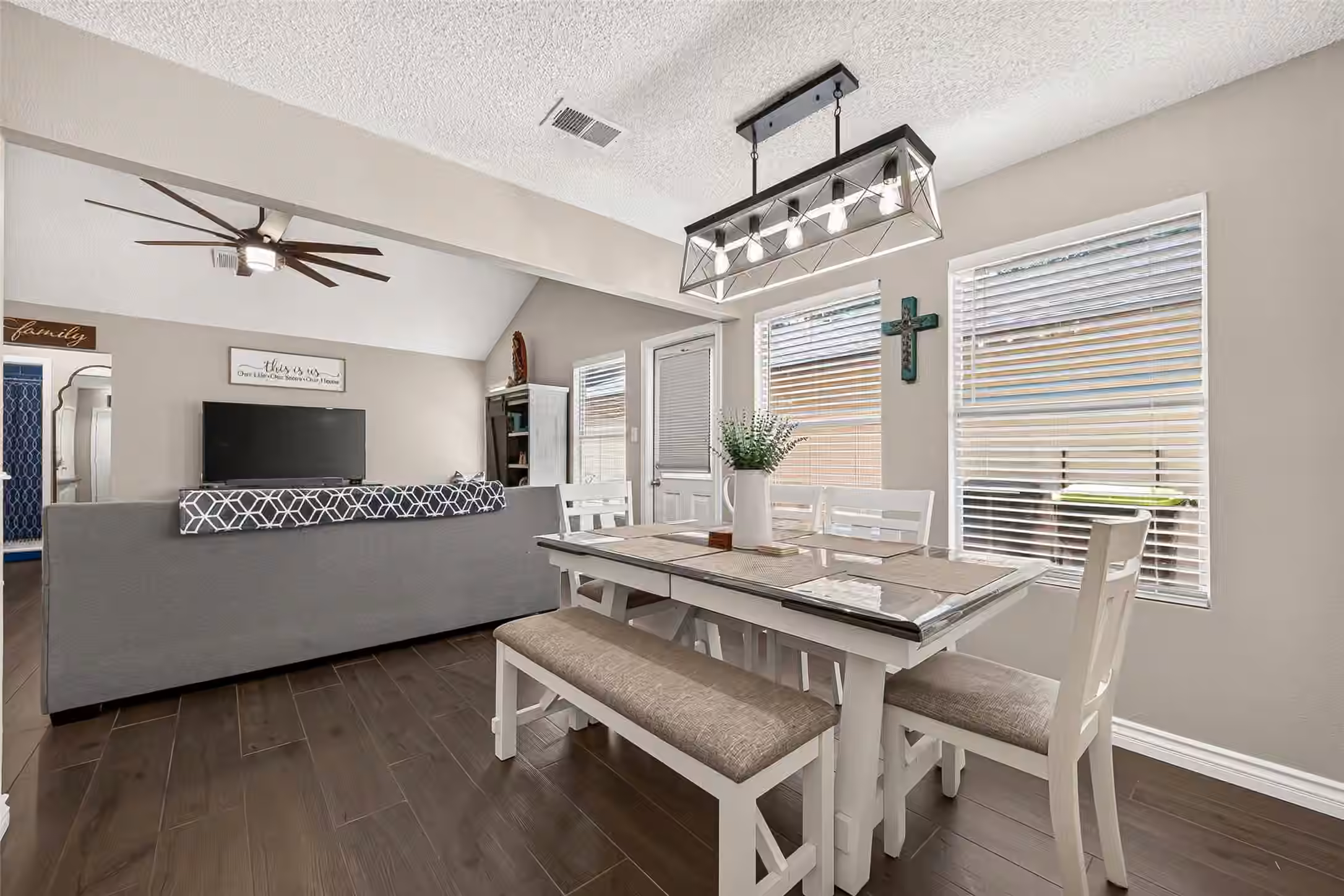 Photo 3 of 6306 Glenhagen Drive, Houston, TX