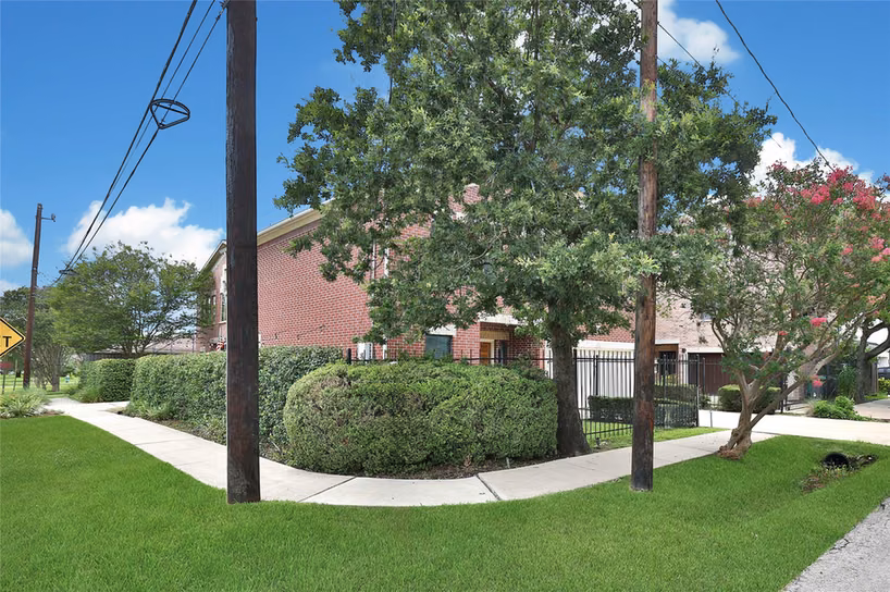 Photo 3 of 5022 Darling Street, Houston, TX