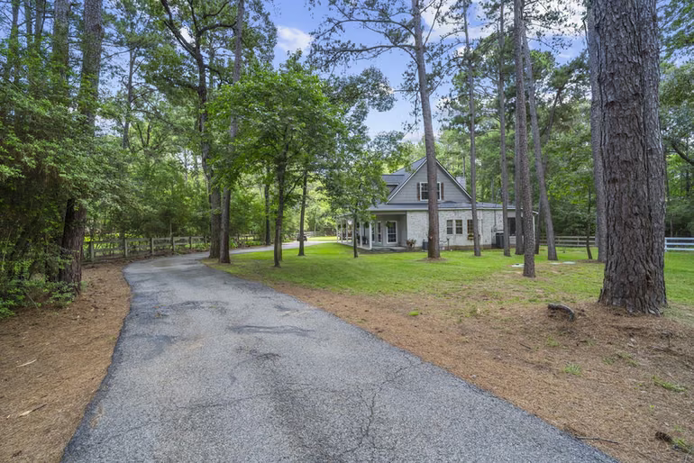 Photo 4 of 19610 Timber Ridge Drive, Magnolia, TX