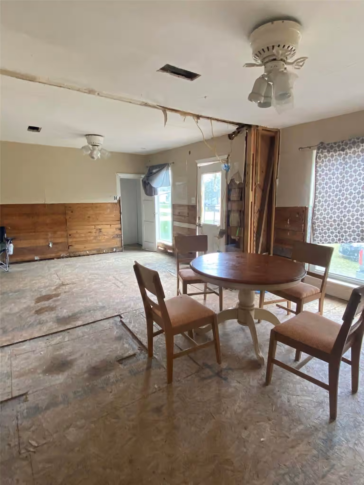 Photo 6 of 4605 Dakota Street, Dickinson, TX