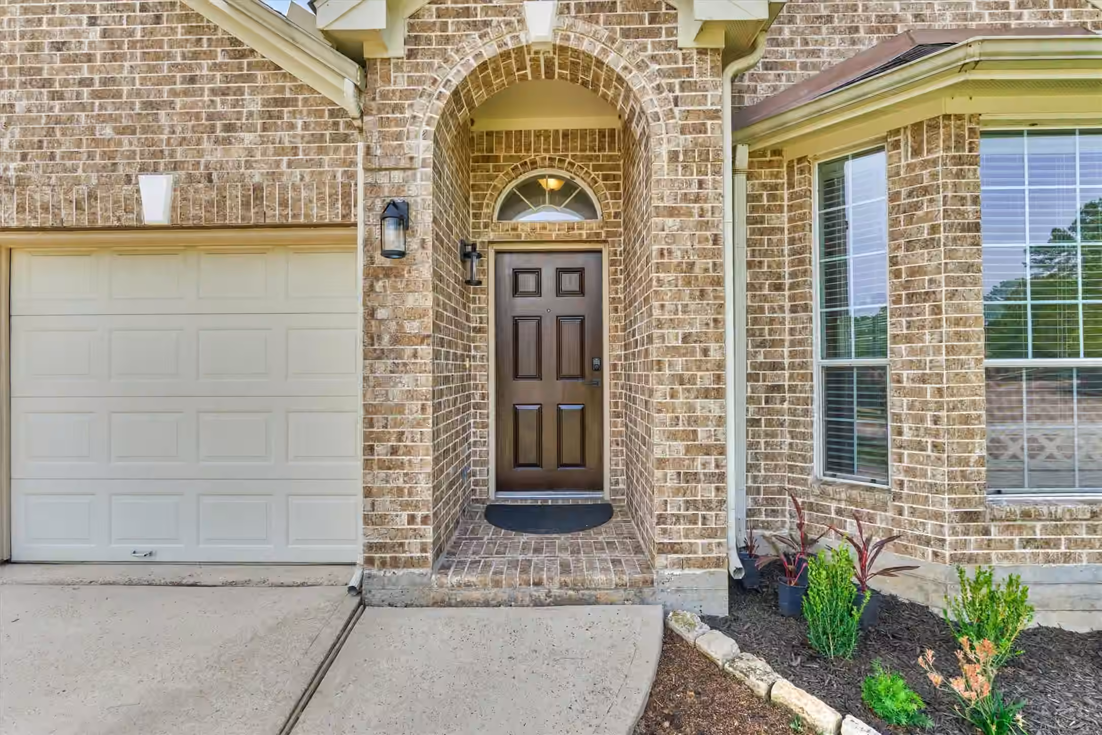 Photo 2 of 3729 Breckenridge Drive, Montgomery, TX