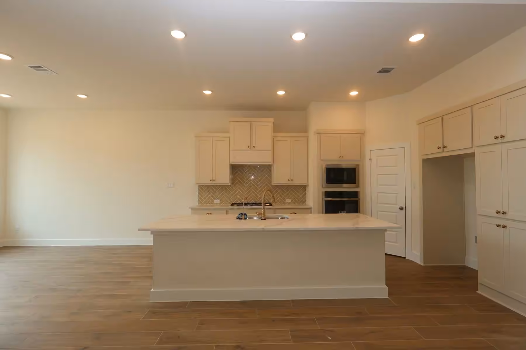 Photo 2 of 14504 Grazing Knoll Lane, Montgomery, TX