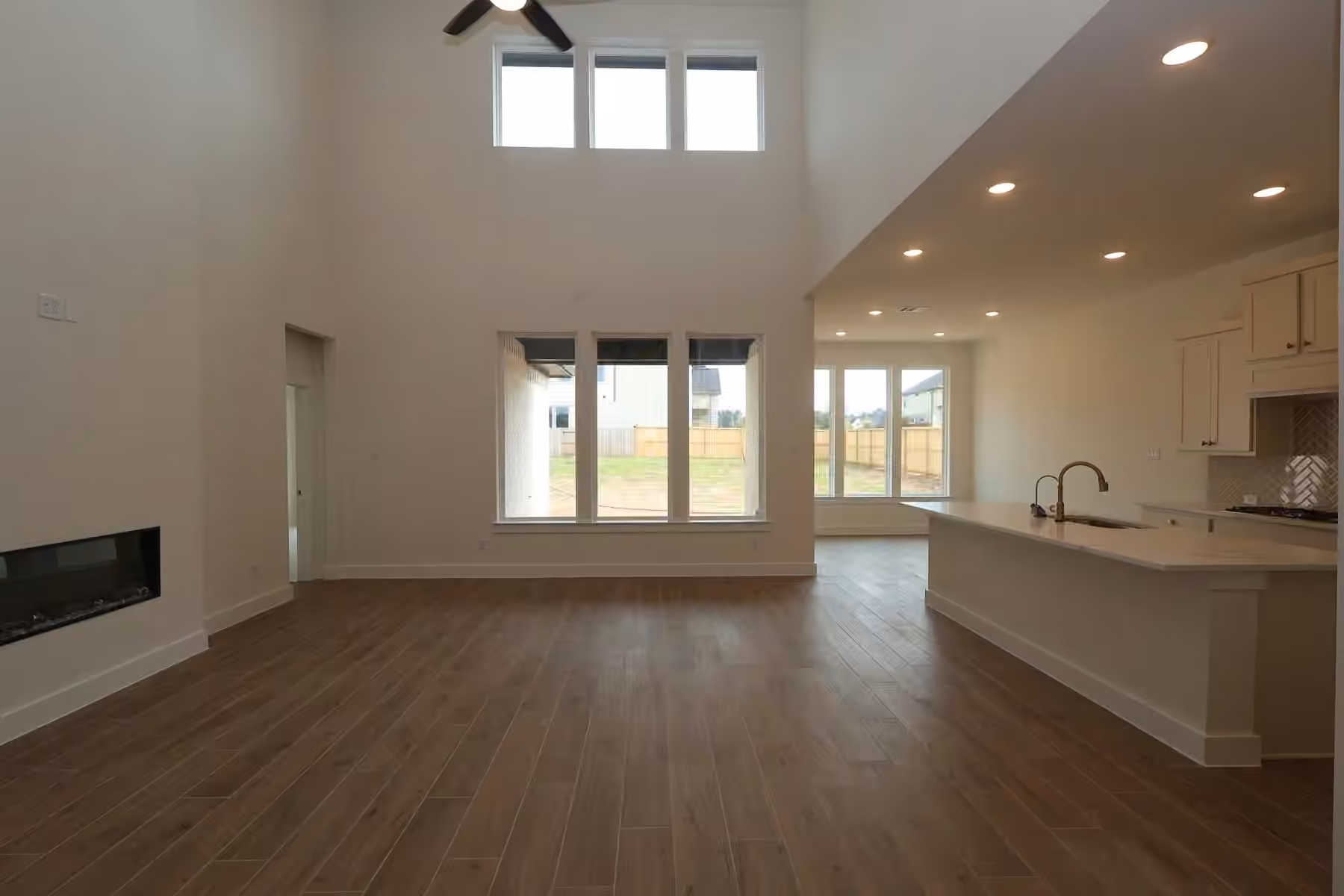 Photo 4 of 14504 Grazing Knoll Lane, Montgomery, TX