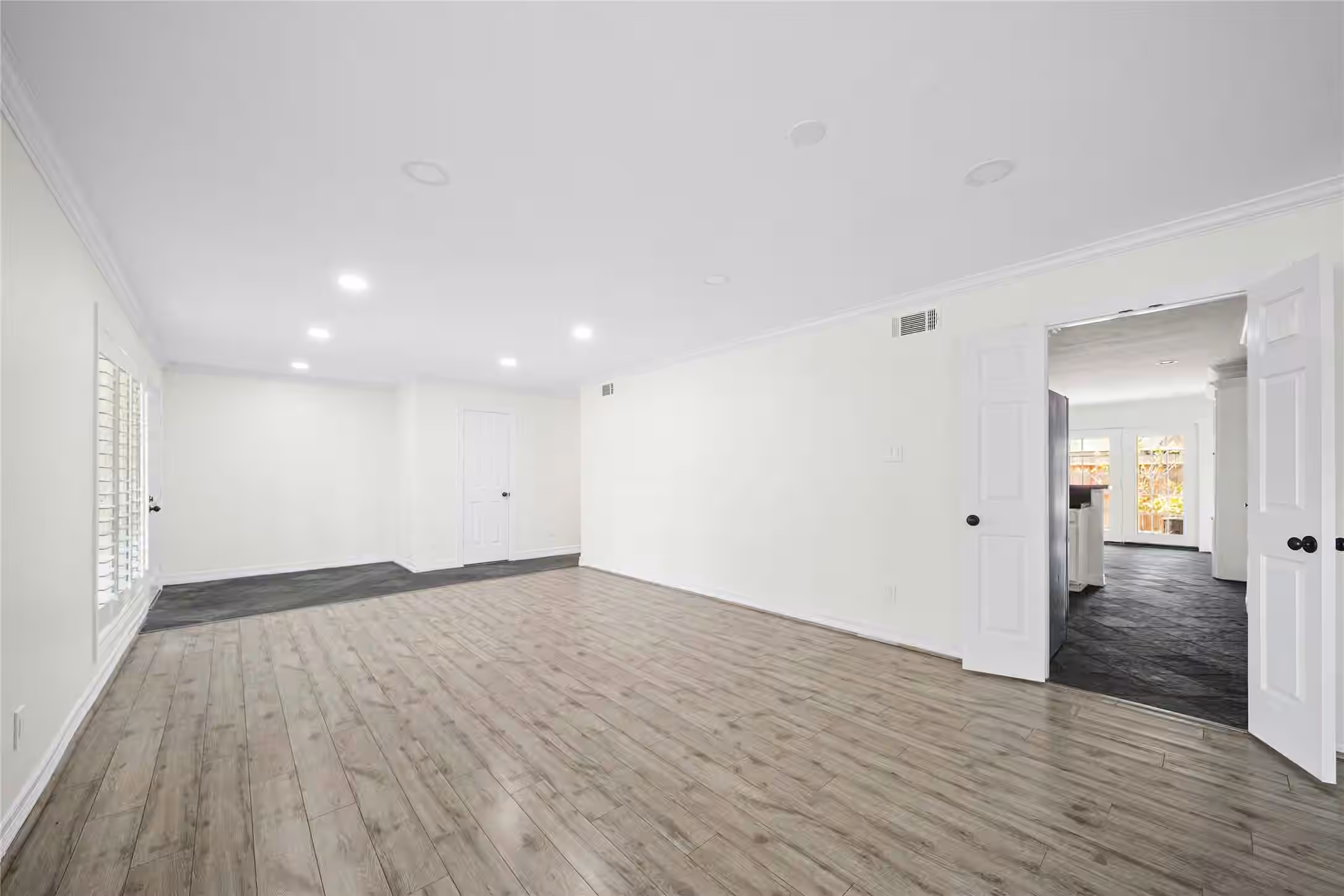 Photo 4 of 1573 W Sam Houston Parkway S, Houston, TX