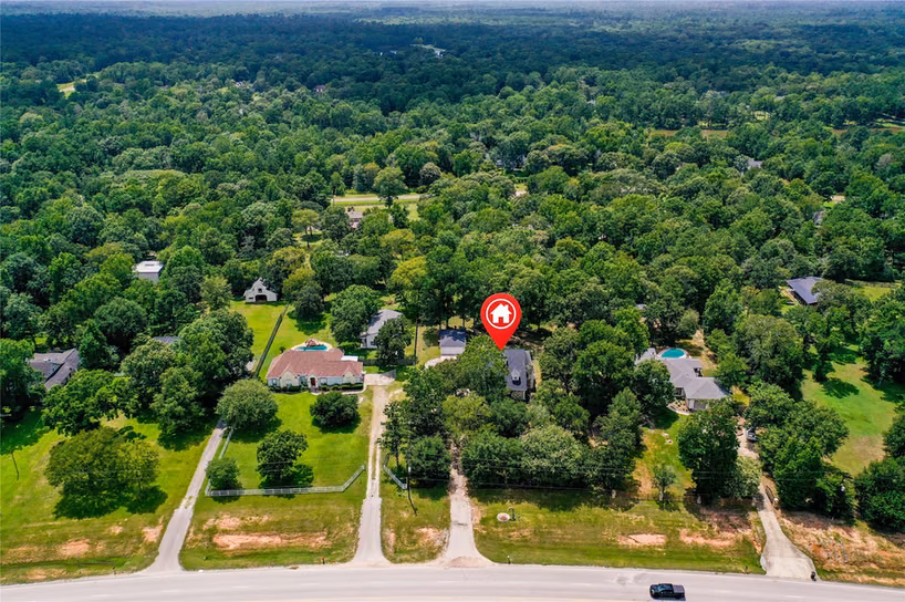 Photo 2 of 2127 Sendera Ranch Drive, Magnolia, TX