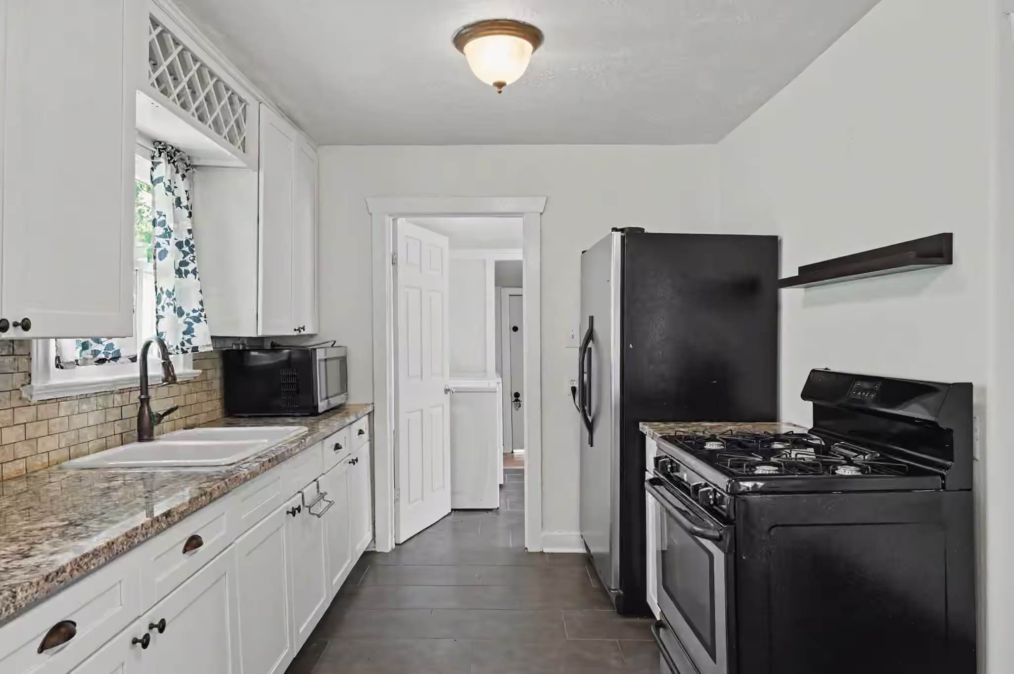 Photo 6 of 506 Texas, Tomball, TX