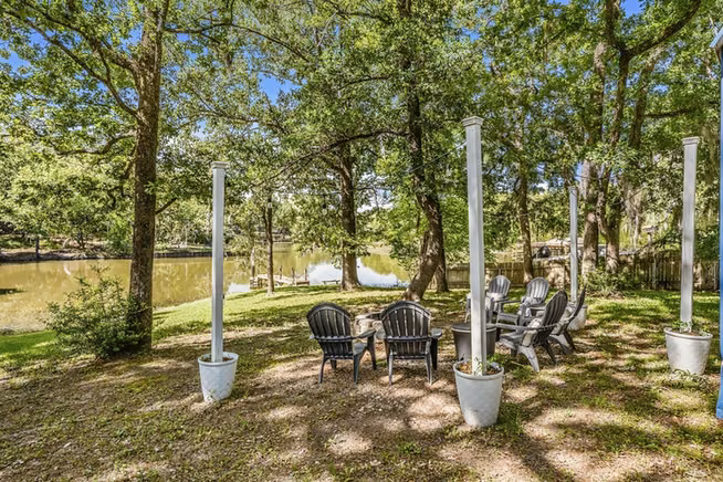 Photo of 101 Tony Lane, Huntsville, TX 77320