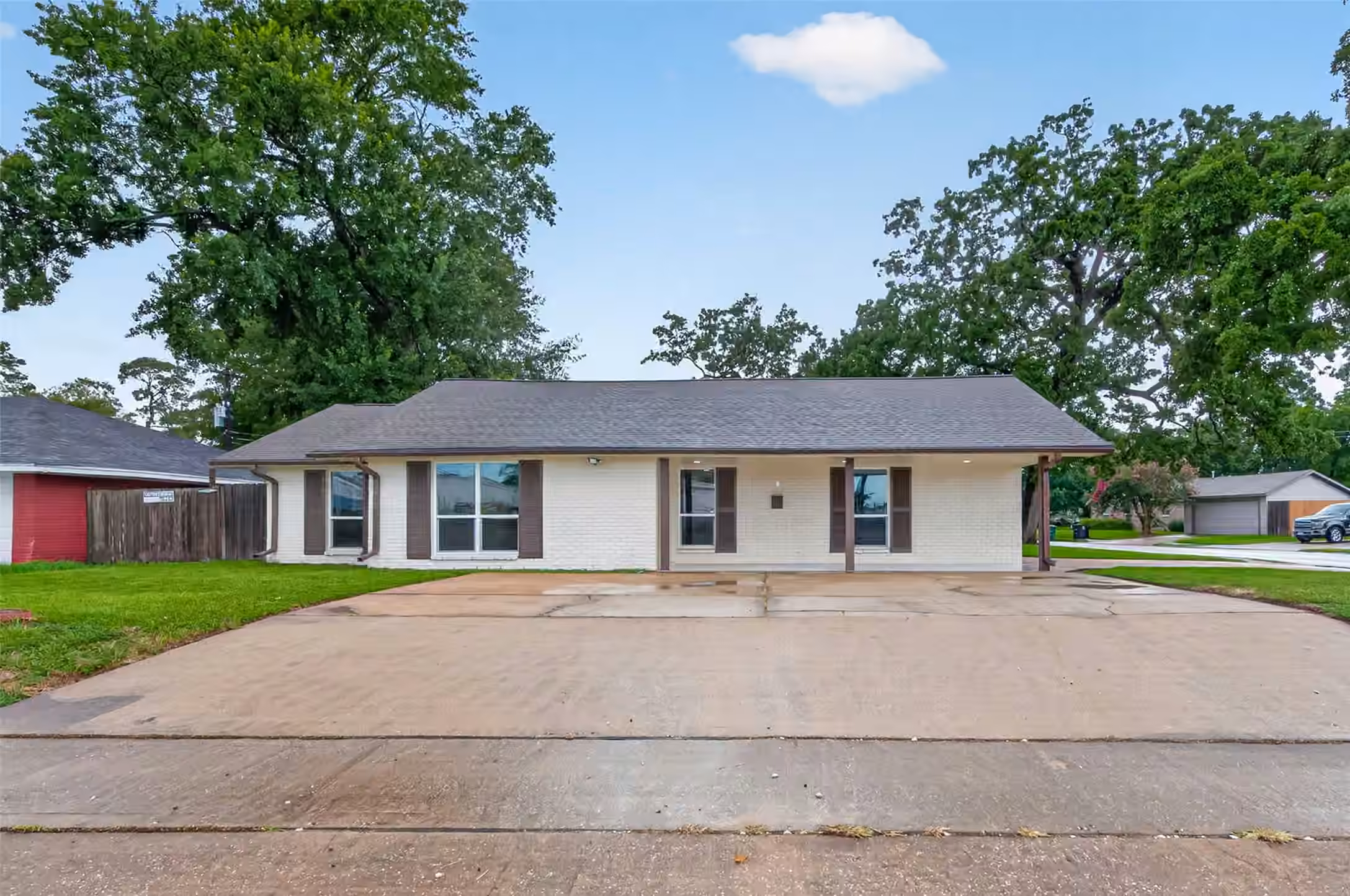 Photo 2 of 1341 Conrad Sauer Drive, Houston, TX