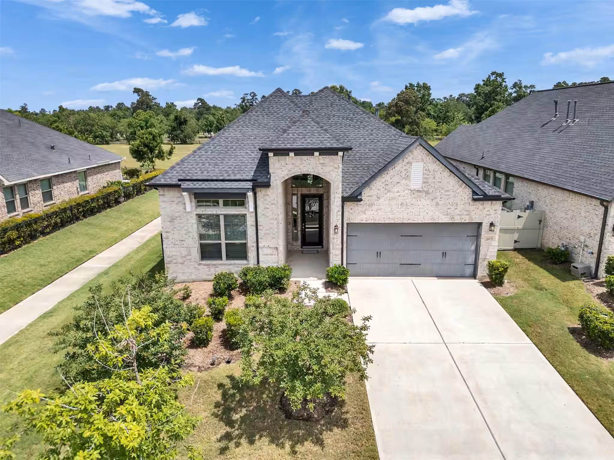 Photo 2 of 10473 Eastern Bluestar Drive, Conroe, TX