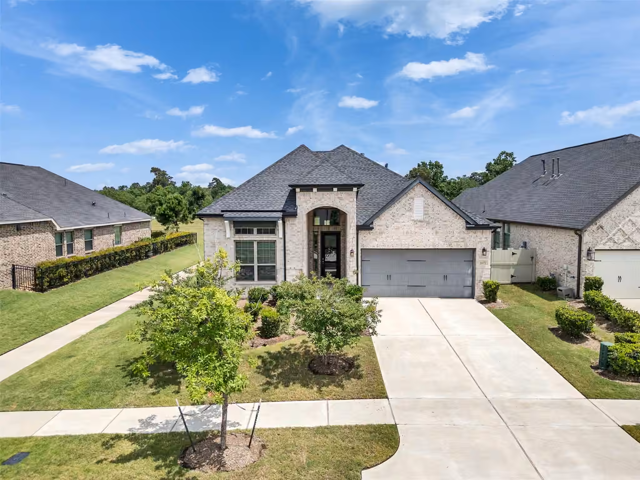 Photo 3 of 10473 Eastern Bluestar Drive, Conroe, TX