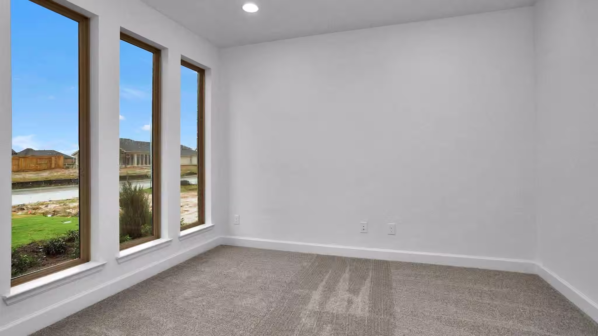 Photo 5 of 30351 Spragletop View Street, Fulshear, TX