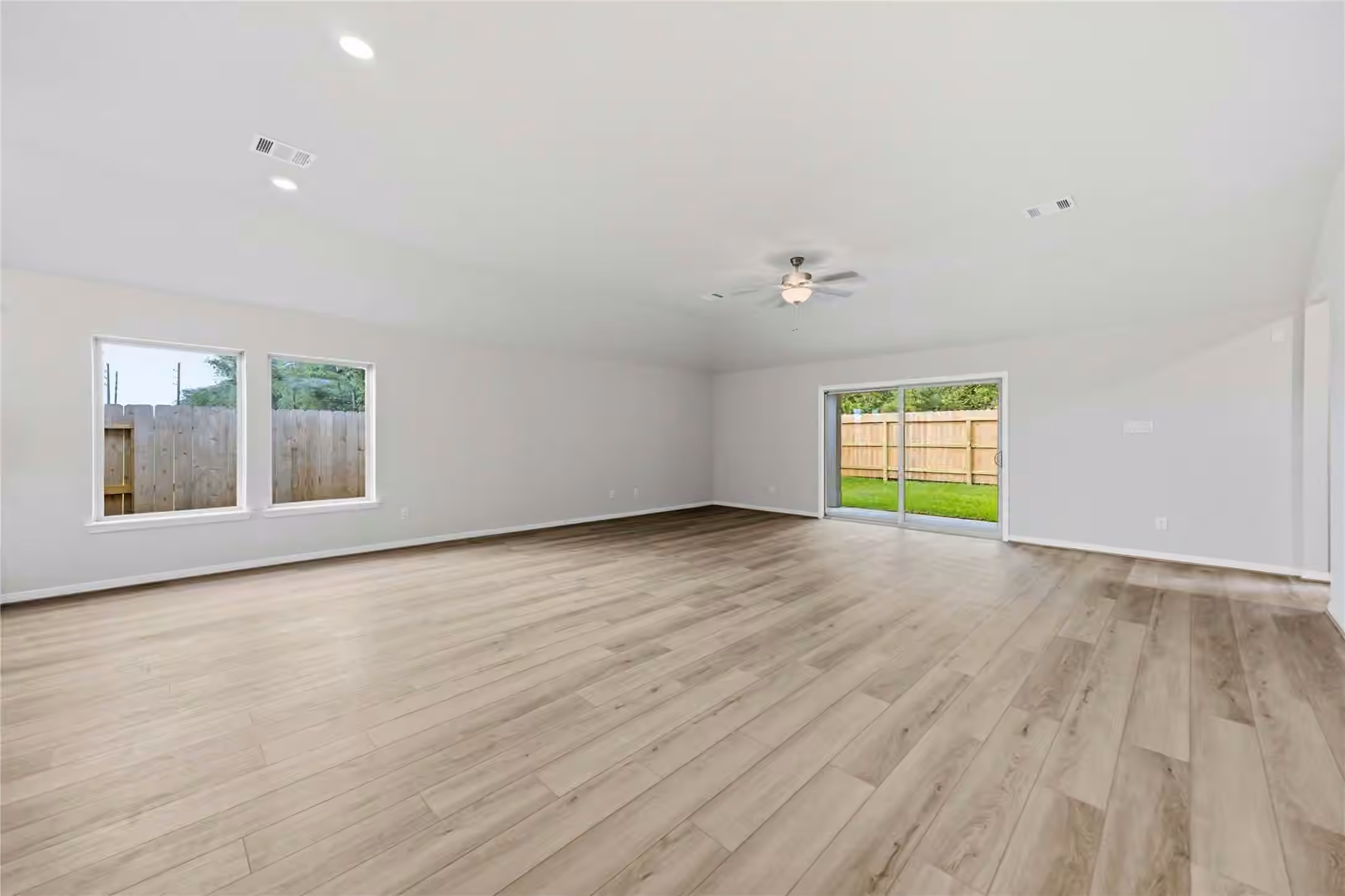Photo 5 of 2902 River Juniper Lane, Crosby, TX