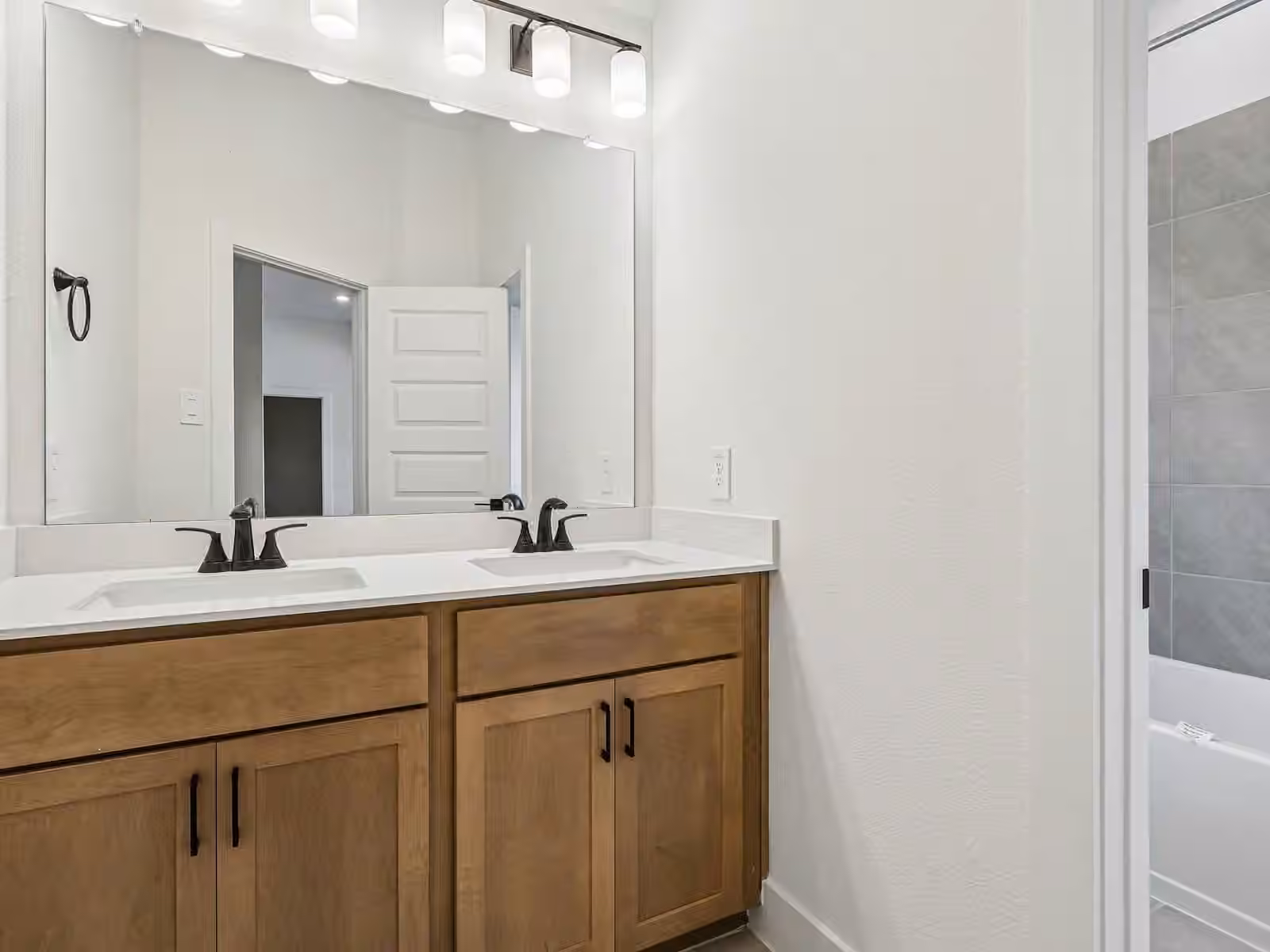 Photo 5 of 5507 Knight Court, Rosenberg, TX