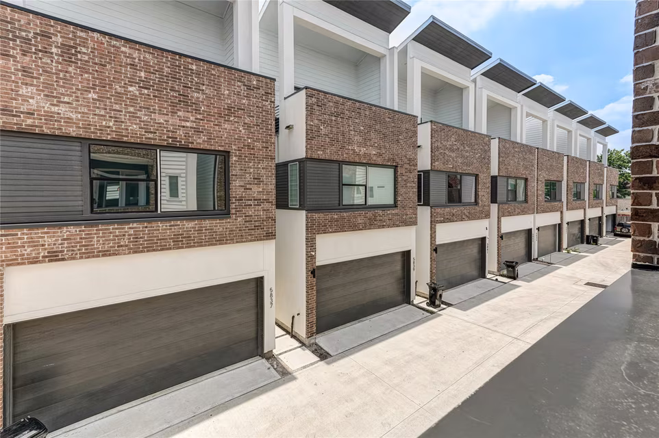 Photo of 5831 Dolores Street, Houston, TX 77057