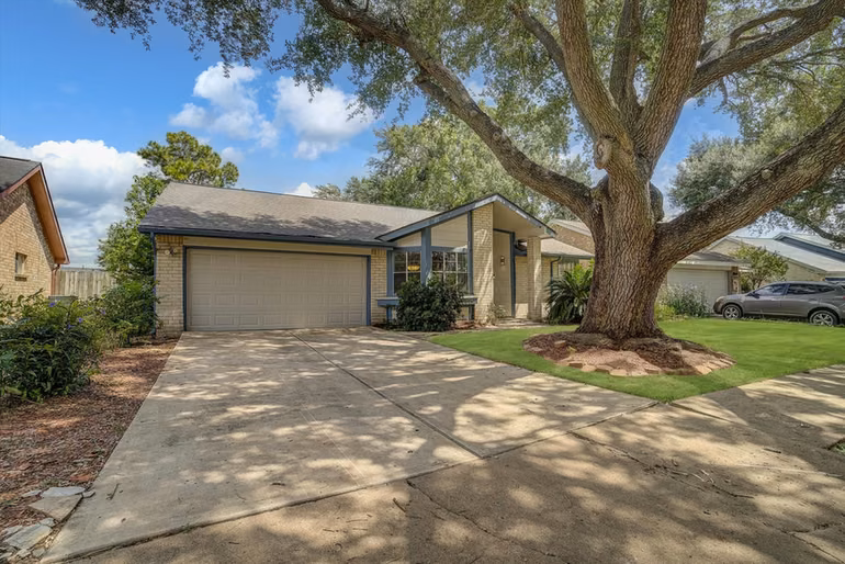 Photo 2 of 14218 Whitecross Drive, Houston, TX