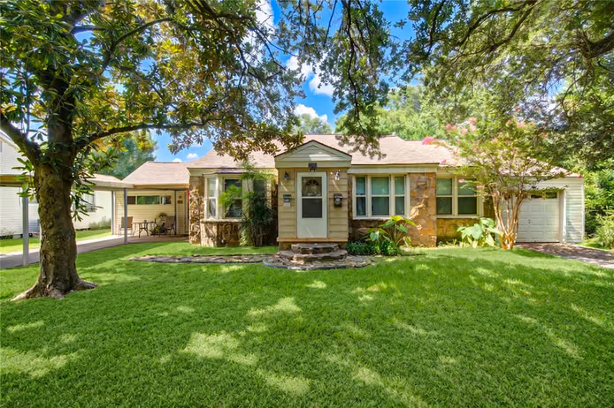 Photo of 2206 Oaklawn Drive, La Marque, TX 77568