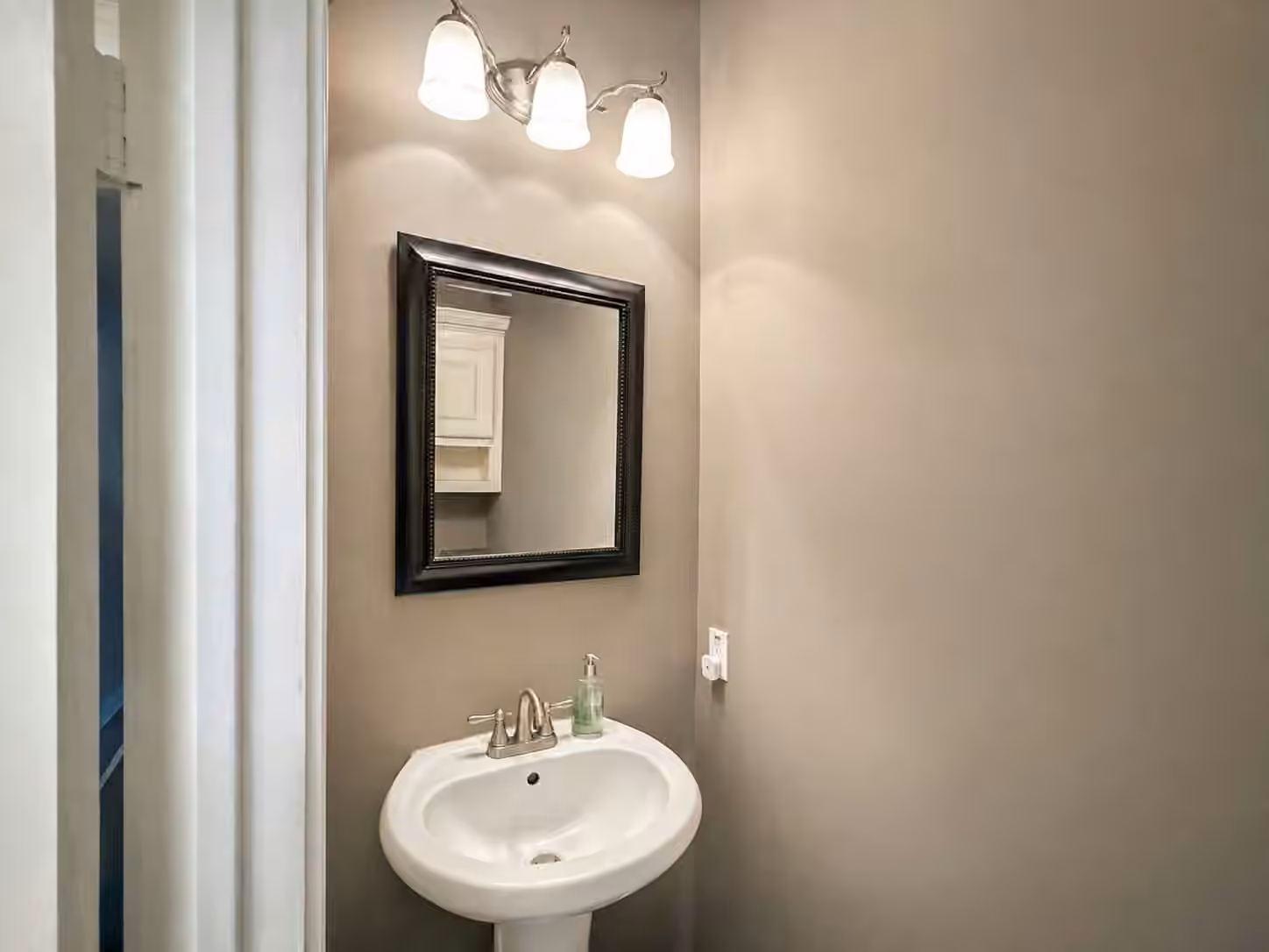 Photo 5 of 109 Ferndale Street, Bellaire, TX