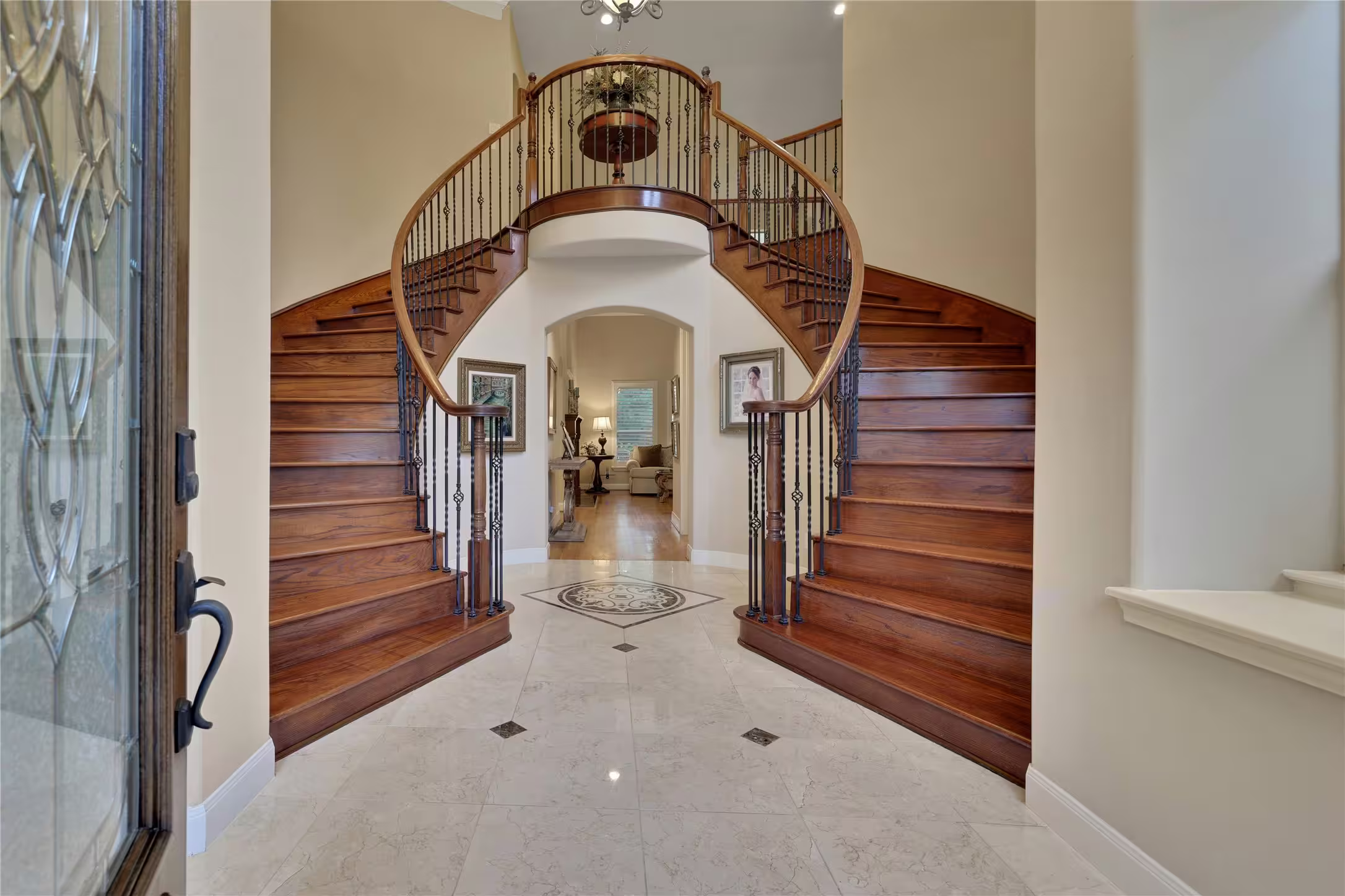 Photo 2 of 2814 S Cotswold Manor Drive, Kingwood, TX
