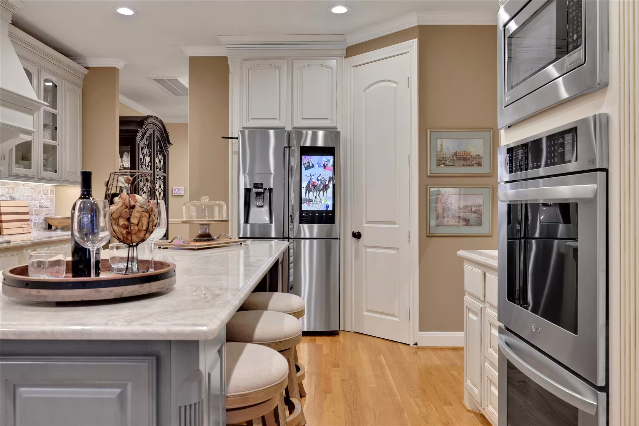 Photo 6 of 2814 S Cotswold Manor Drive, Kingwood, TX