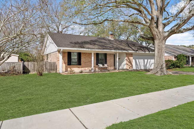 Photo 4 of 2104 Rose Road, Pearland, TX