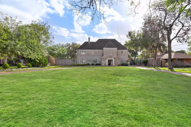Photo of 3620 S Macgregor Way, Houston, TX 77021