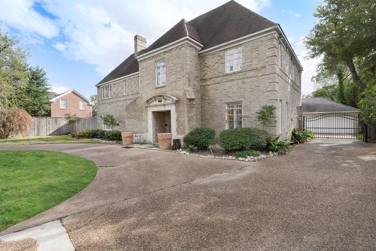 Photo 2 of 3620 S Macgregor Way, Houston, TX