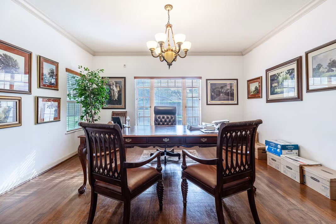 Photo 3 of 3620 S Macgregor Way, Houston, TX