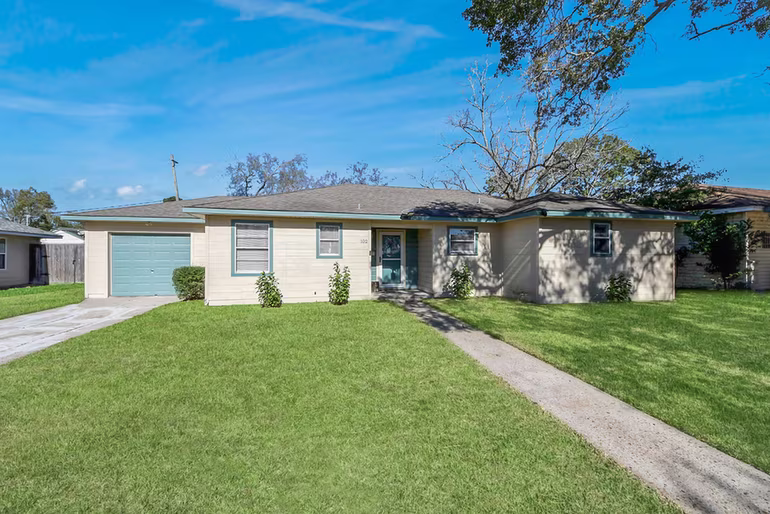 Photo 7 of 102 Live Oak Street, Baytown, TX