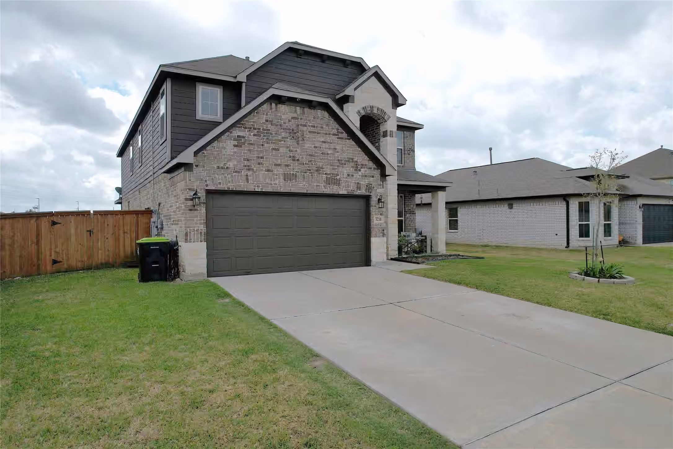 Photo 2 of 3231 Owl Hollow Drive, Rosenberg, TX