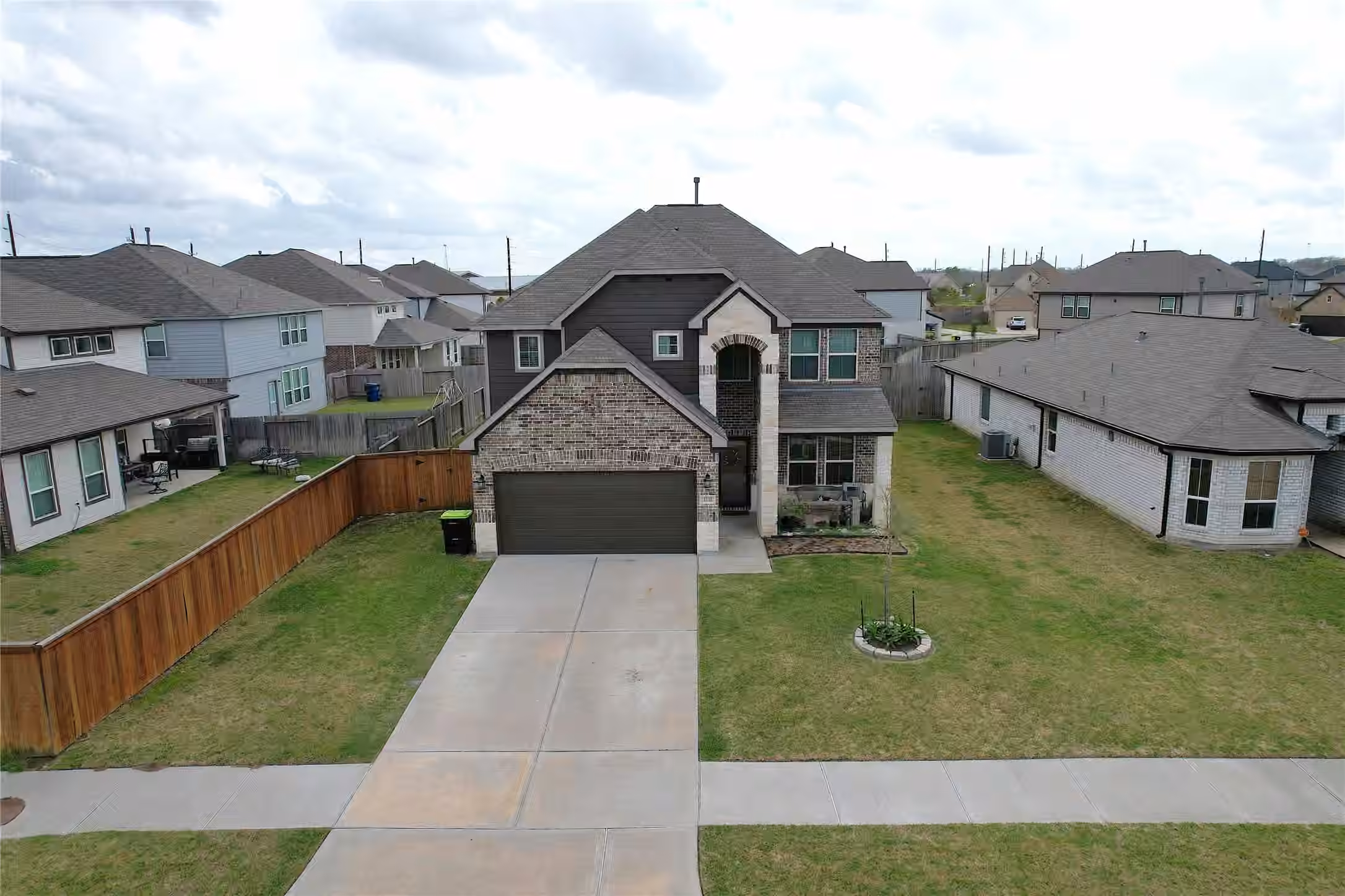 Photo 3 of 3231 Owl Hollow Drive, Rosenberg, TX