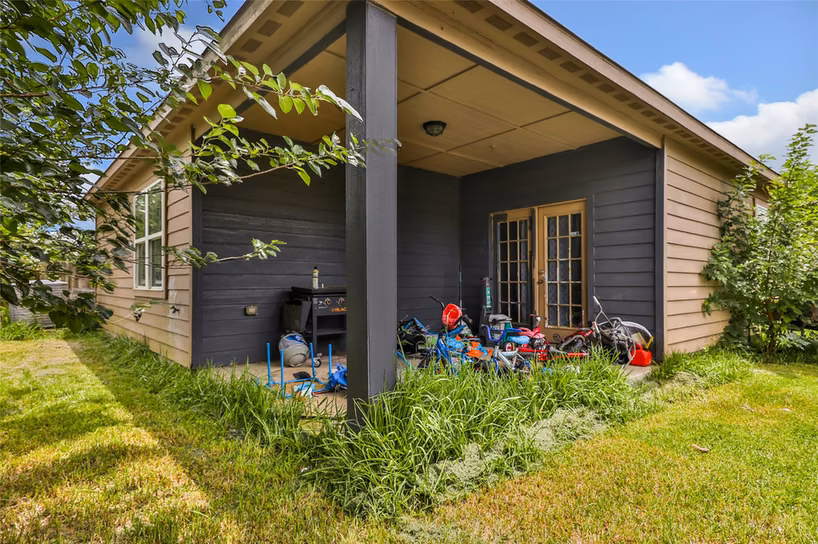 Photo 5 of 2707 Tracy Lane, Highlands, TX