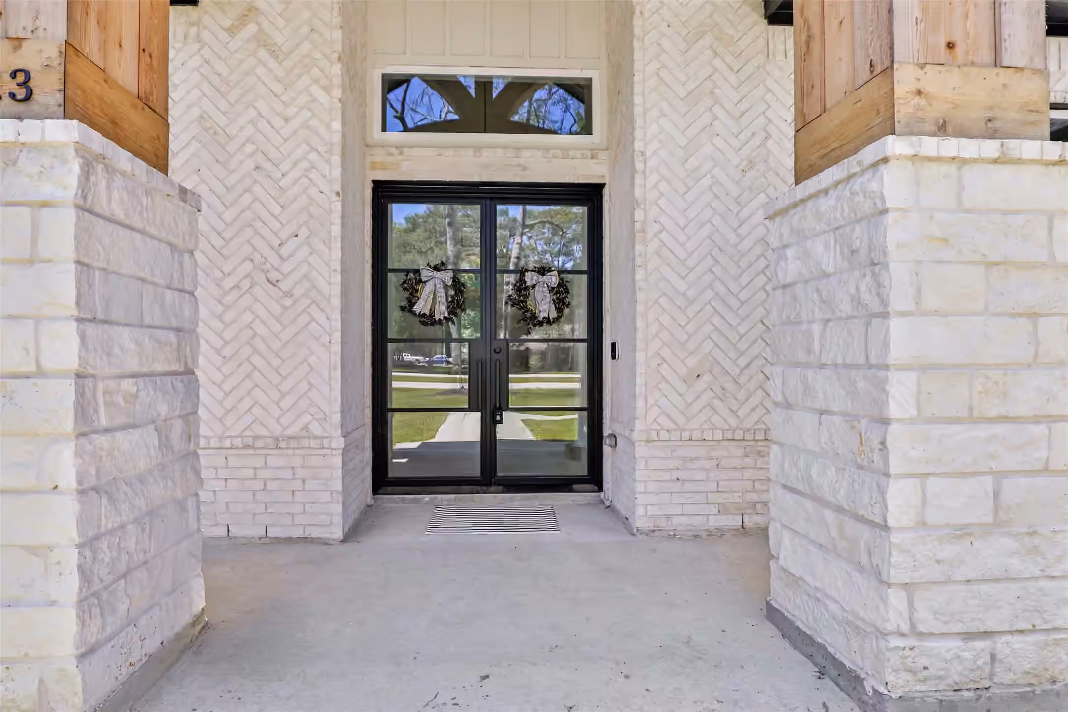 Photo 4 of 2423 Roman Forest Boulevard, New Caney, TX