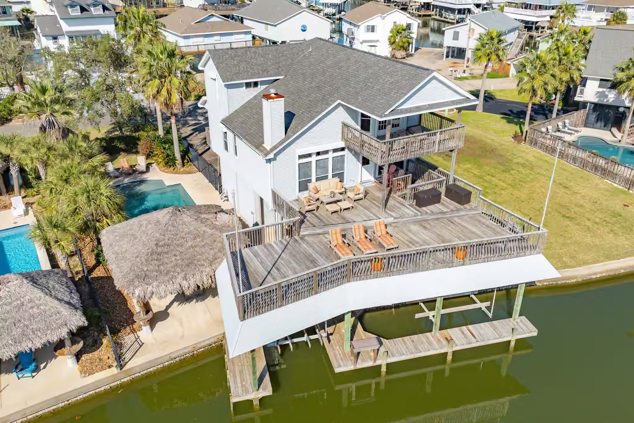 Photo of 1319 Coral Way, Tiki Island, TX