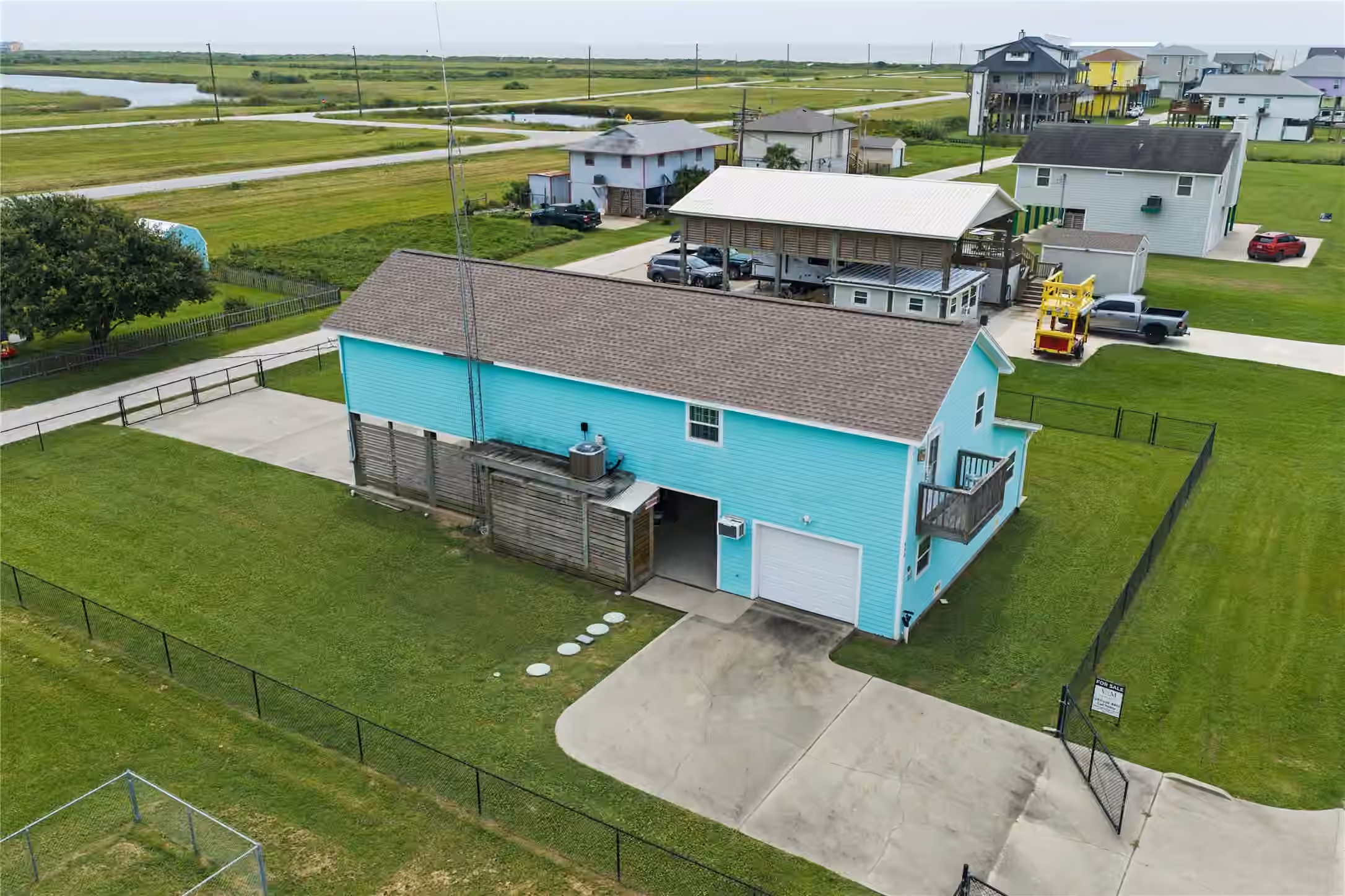 Photo 2 of 930 West Lane, Crystal Beach, TX
